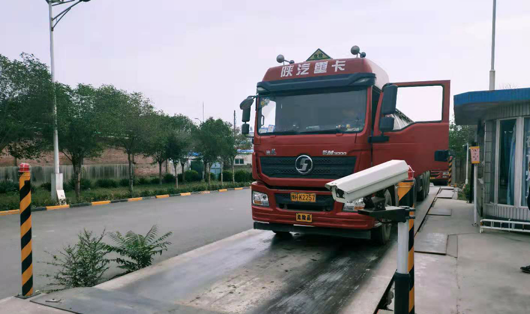 衡安稱重軟件下的過磅現場